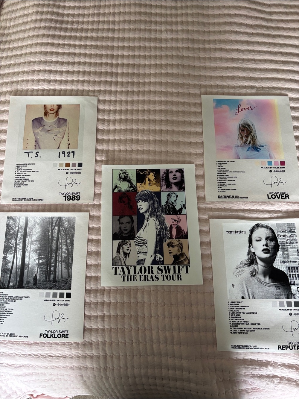 Taylor Swift Posters Set